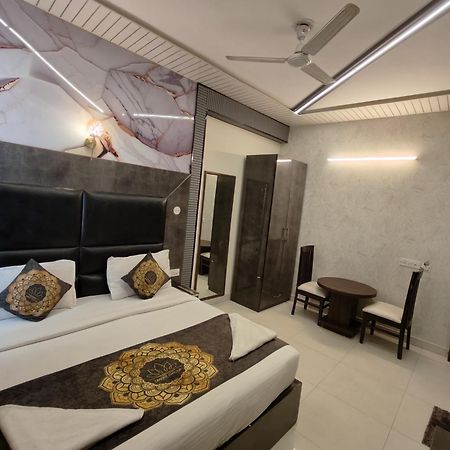 Hotel Smart Plaza New Delhi Extérieur photo