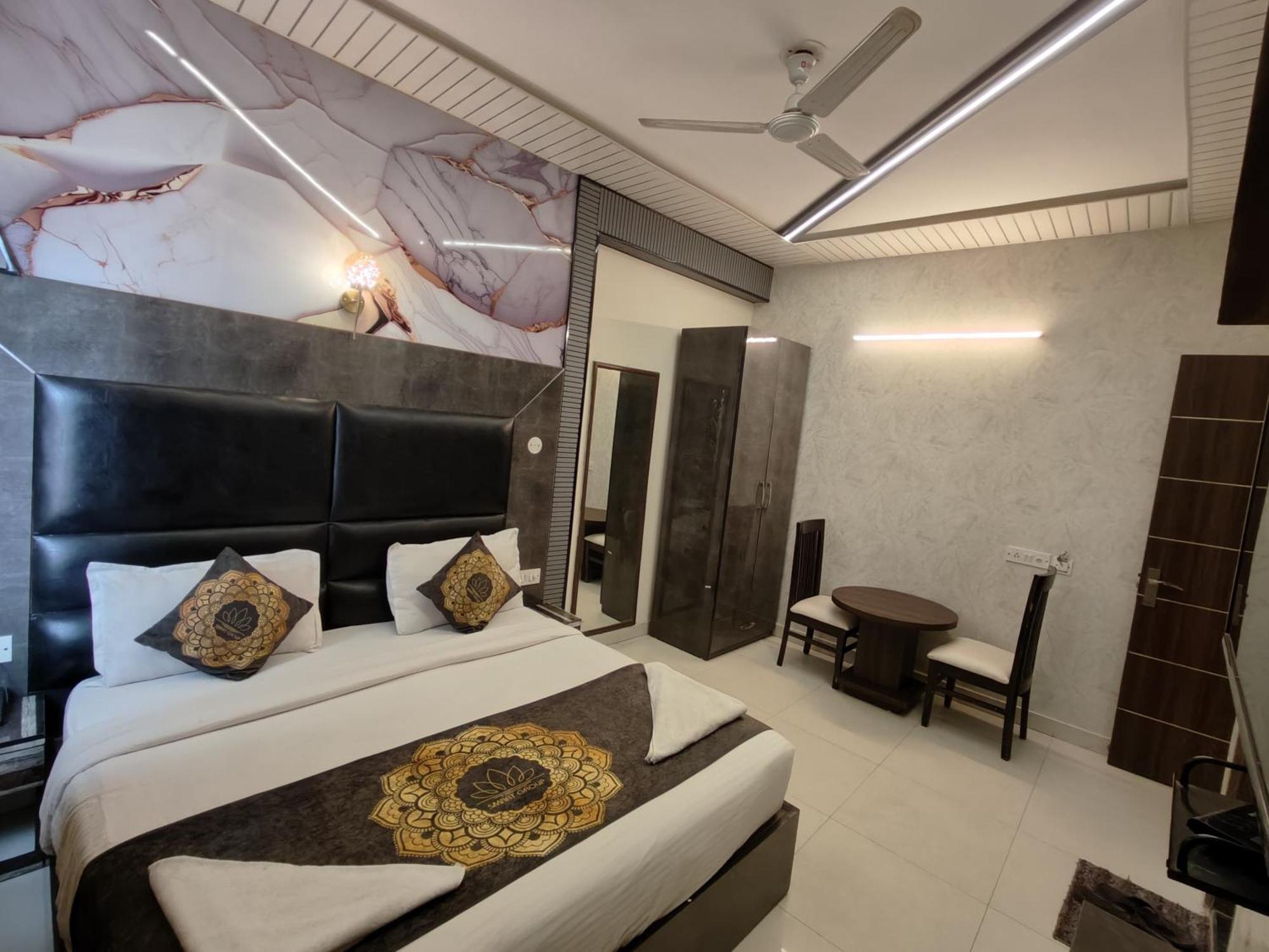 Hotel Smart Plaza New Delhi Extérieur photo