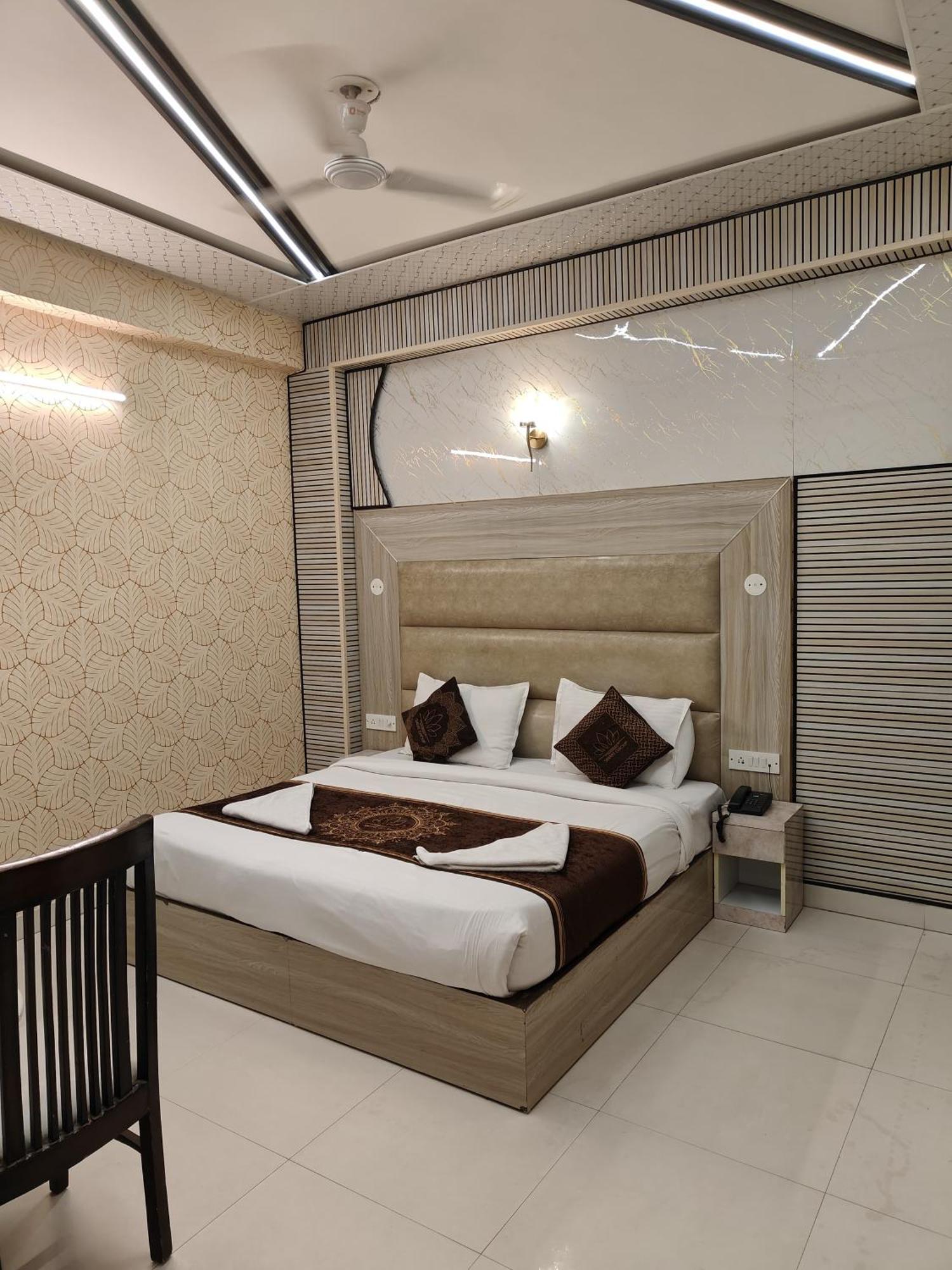 Hotel Smart Plaza New Delhi Extérieur photo
