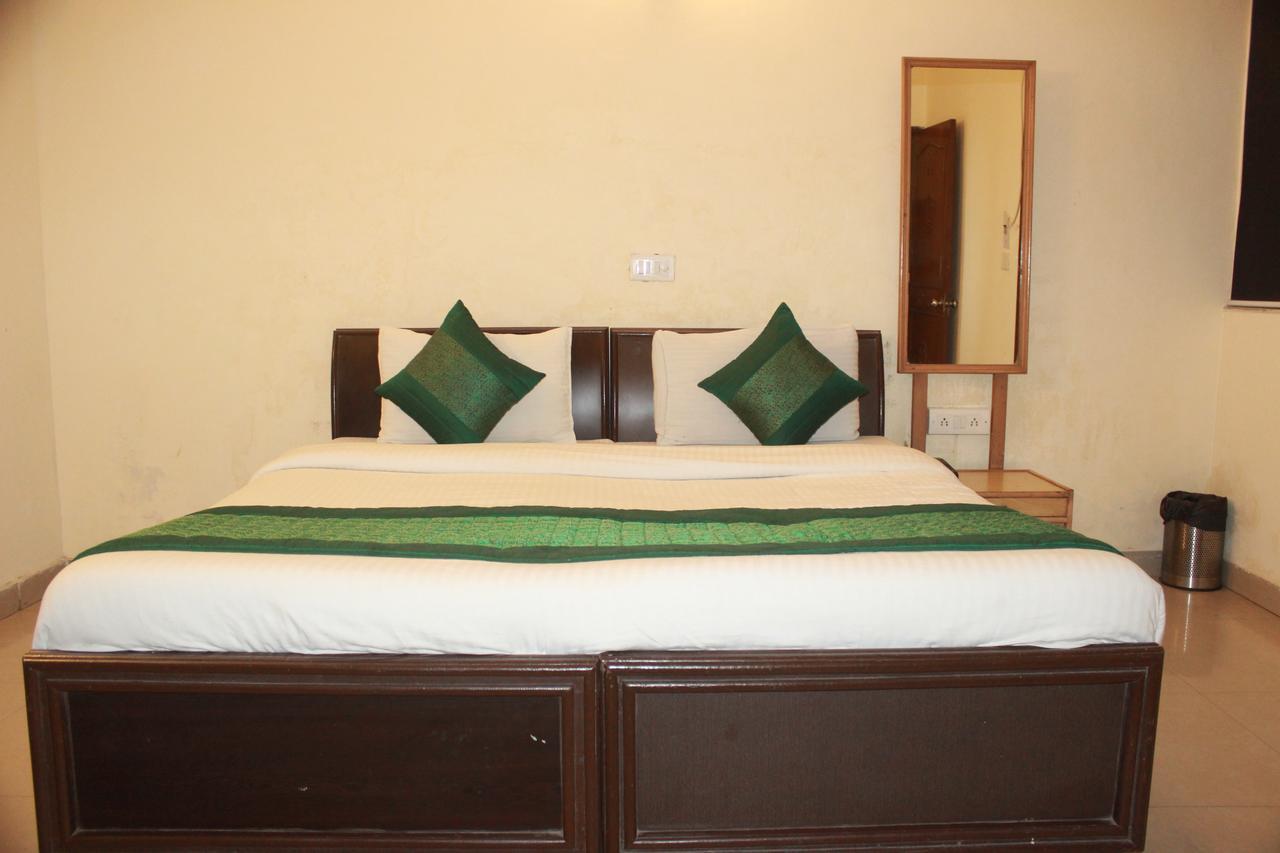 Hotel Smart Plaza New Delhi Extérieur photo