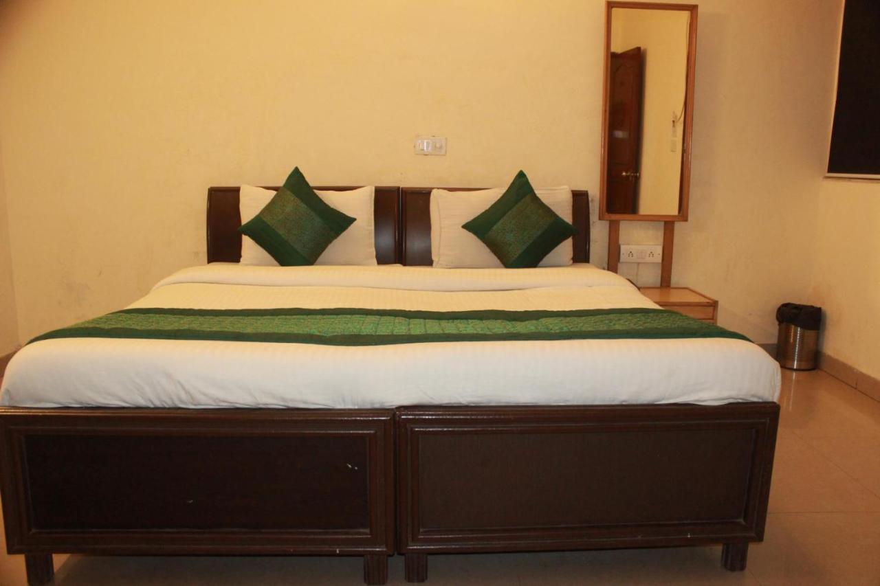 Hotel Smart Plaza New Delhi Extérieur photo