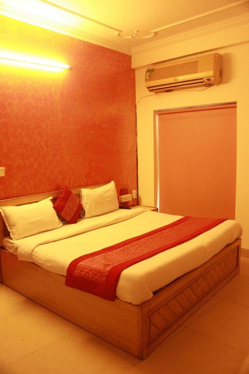 Hotel Smart Plaza New Delhi Extérieur photo
